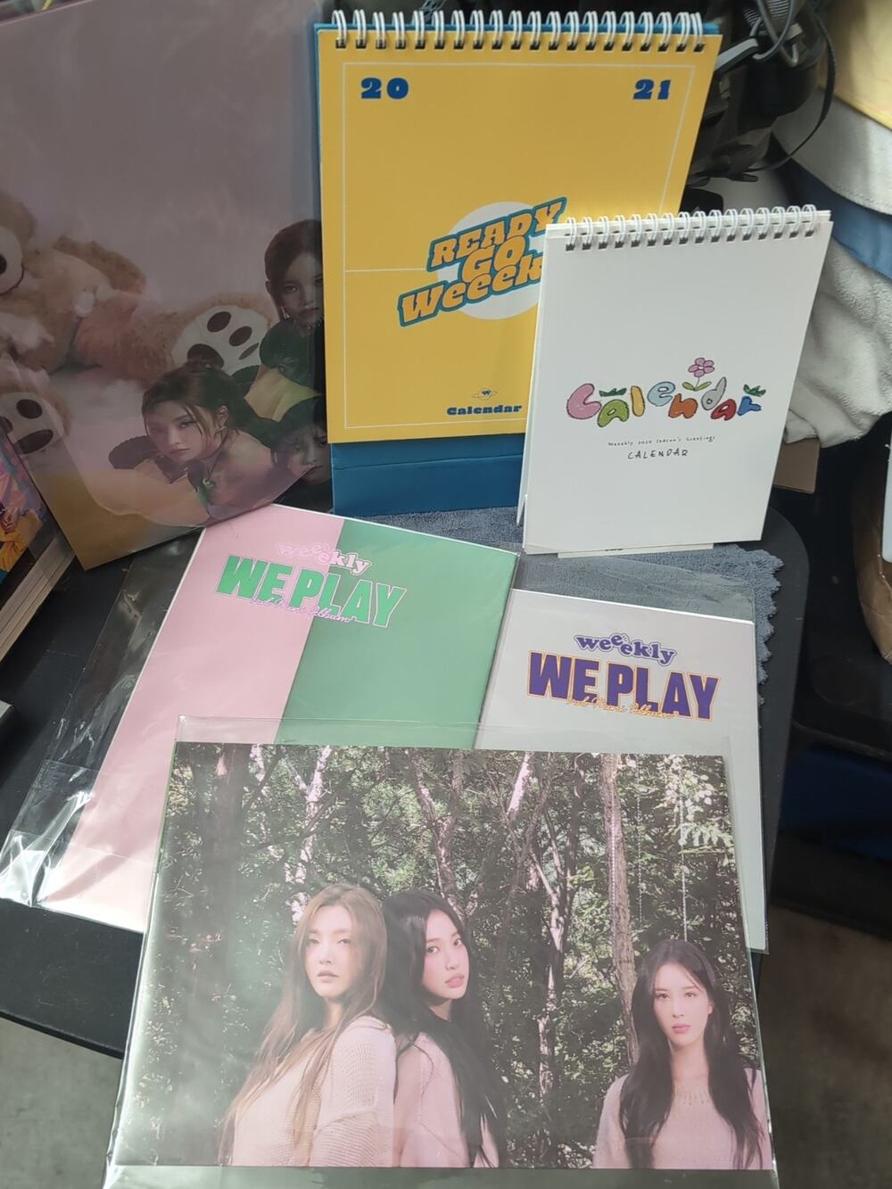 Weeekly KPop Poster Calendar lot Glossy Print Pictures Photo